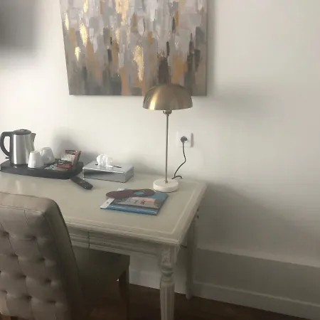 ホテル オテル レ ザンブルン