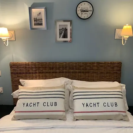 オテル レ ザンブルン ホテル 3*