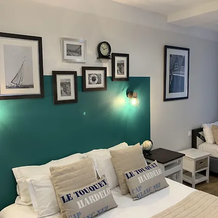 オテル レ ザンブルン ホテル 3*