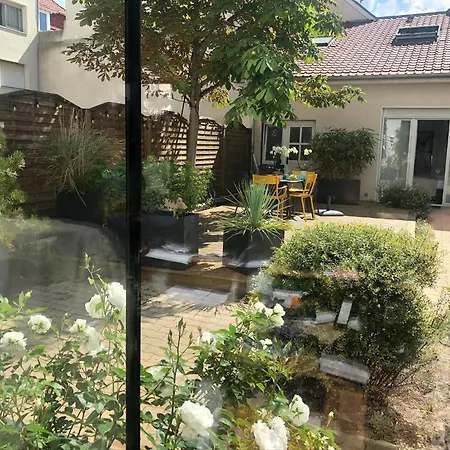 Les Embruns מלון